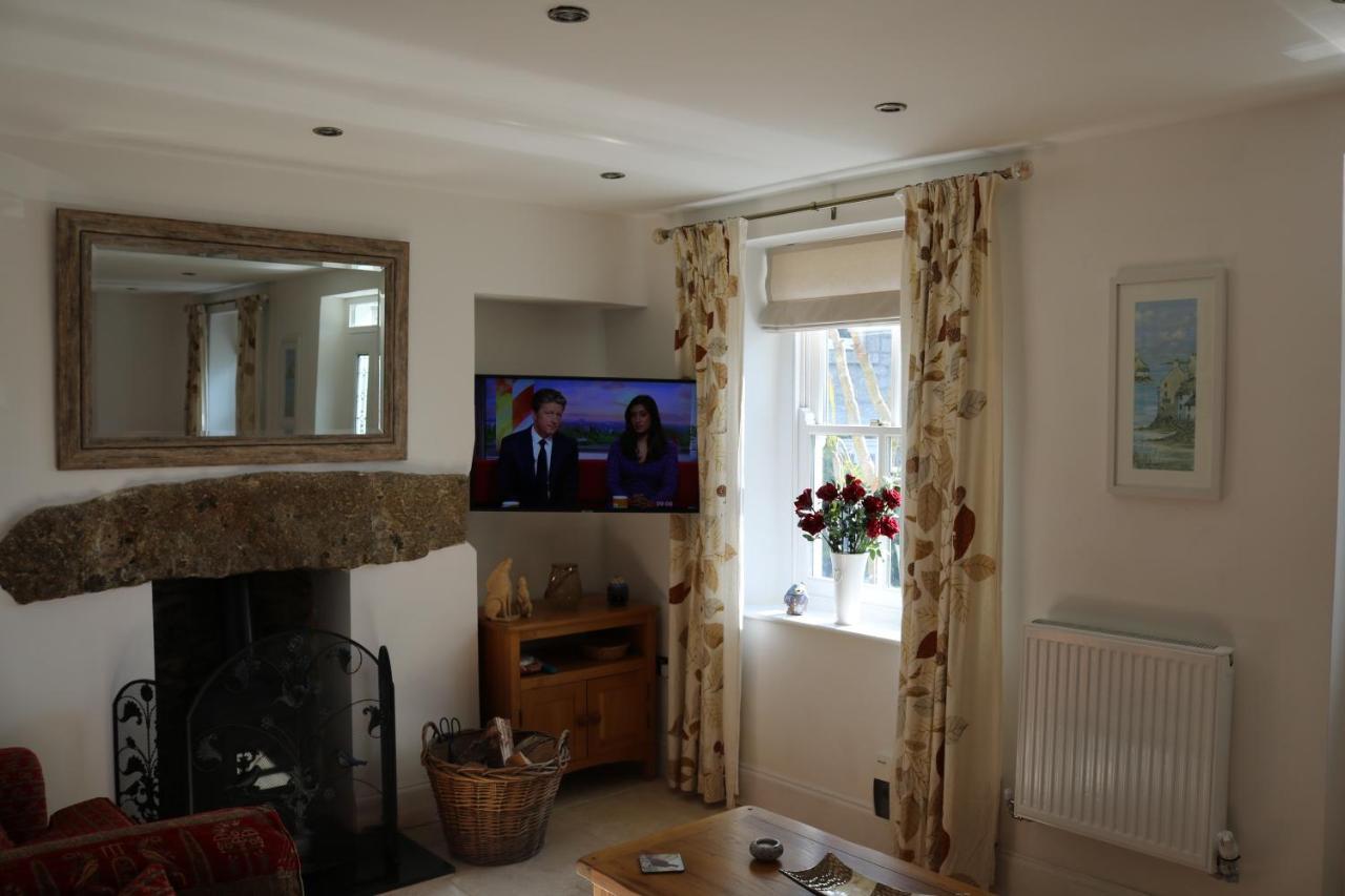 Large Cottage, 3 Beds All En-Suite, Small Village Location Overlooking Mousehole Penzance Extérieur photo