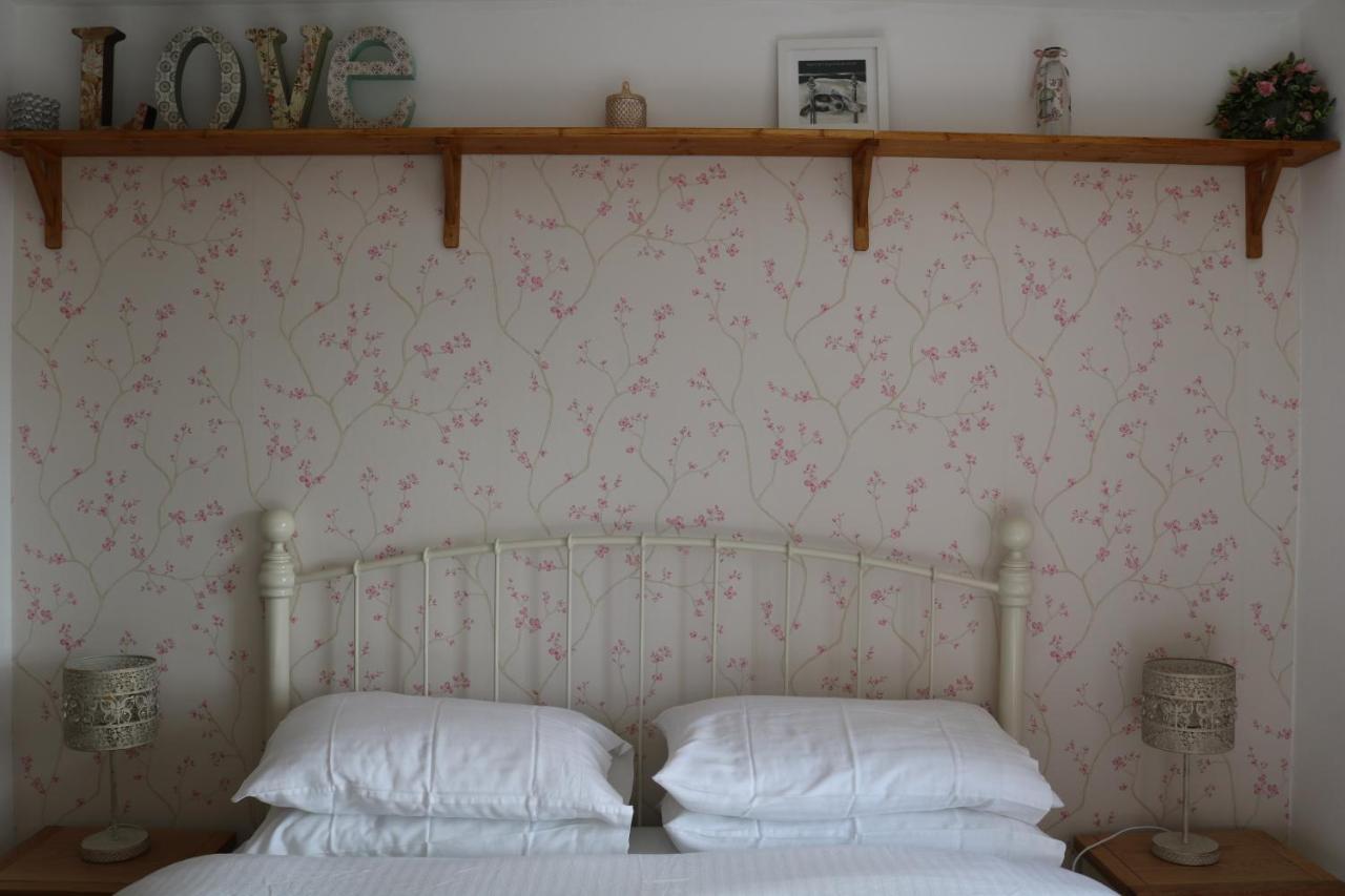 Large Cottage, 3 Beds All En-Suite, Small Village Location Overlooking Mousehole Penzance Extérieur photo