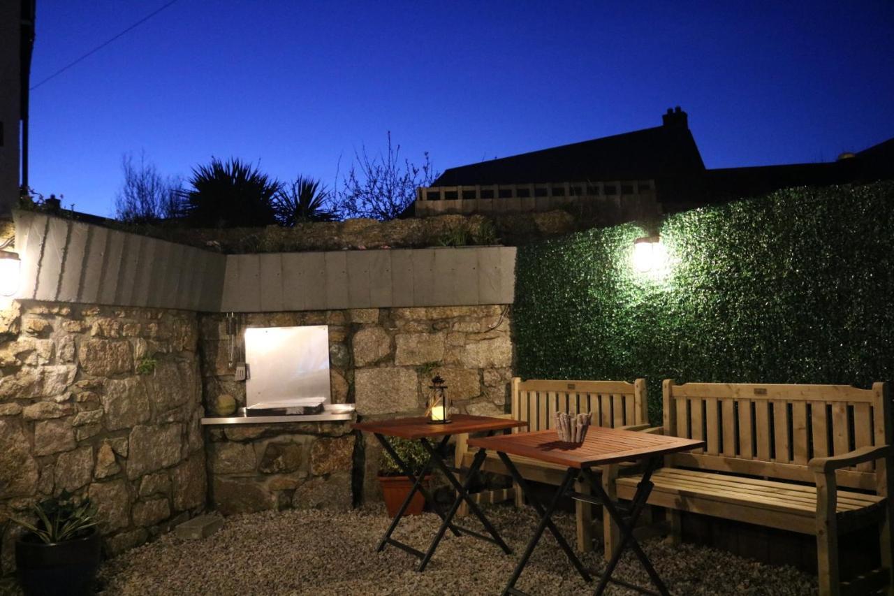 Large Cottage, 3 Beds All En-Suite, Small Village Location Overlooking Mousehole Penzance Extérieur photo